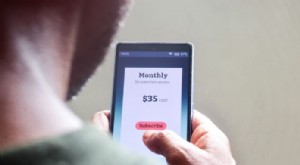 Corte nos custos de assinatura digital:um guia de orçamento inteligente 