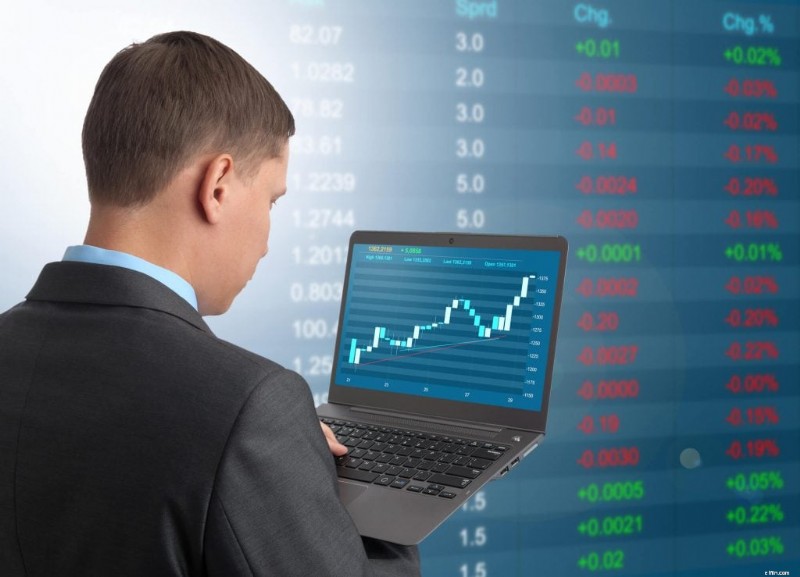 Swing Trading vs. Day Trading:Perbandingan Komprehensif bagi Investor 