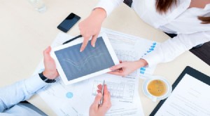Asesor financiero versus bricolaje:¿cuál es el adecuado para usted? 