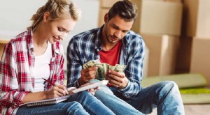 Retiro de su 401(k) antes de la jubilación:reglas, sanciones y alternativas 