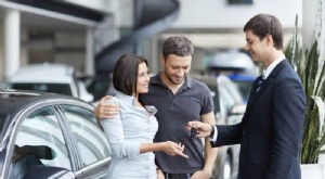 Negocie precios de automóviles como un profesional:8 consejos probados 
