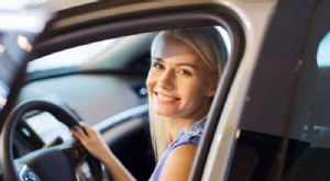 Obtenga un préstamo para automóvil:una guía paso a paso para la aprobación y las mejores tarifas 